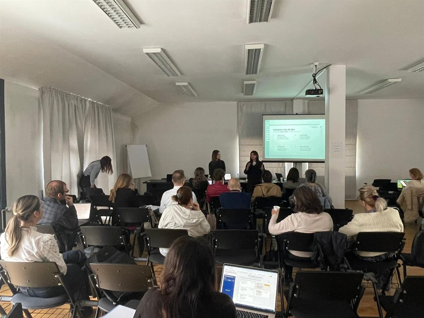 The room during the hands-on Cluj workshop